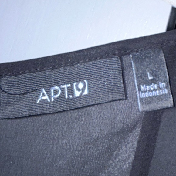 Apt. 9 black white satin sleeveless top with button back L 30% off w ♥️ - Picture 2 of 4